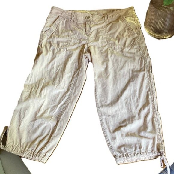 Cropped 100% Cotton Capris | Generous Size 0 | Ann Taylor LOFT - Picture 1 of 10